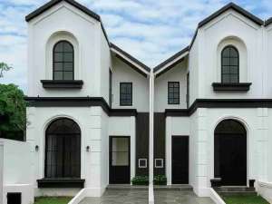 rumah 2 lantai 700 jt di bnr bogor lokasi di Bogor Kab., tersedia melalui melalui situs Olx