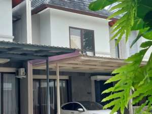 Rumah 2 Lantai Ada Rooftop Unfurnished Komplek Perum Elit Jl. Laksda Adisucipto km 8,5 Yogyakarta lokasi di Sleman Kab., tersedia melalui melalui situs Olx