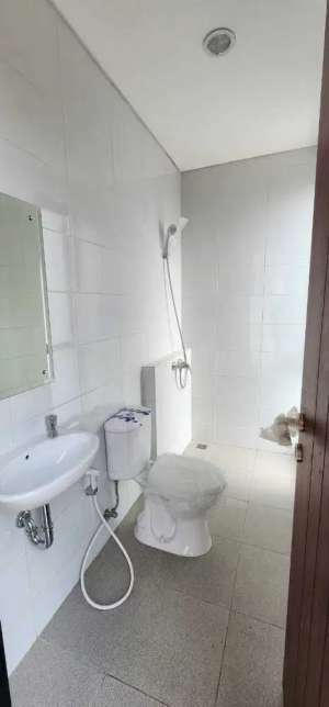 Rumah 2 Lantai baru di Tangerang bisa tanpa DP 0 PERSEN, Free BPHTB lokasi di Tangerang Kota, tersedia melalui melalui situs Olx