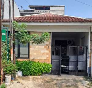 Rumah 2lantai di pesanggrahan petukangan jakarta selatan lokasi di Jakarta Selatan, tersedia melalui melalui situs Olx