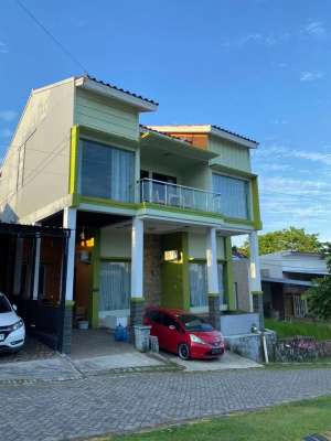 Rumah 2 Lantai di Borneo Paradiso Balikpapan lokasi di Balikpapan Kota, tersedia melalui melalui situs Olx