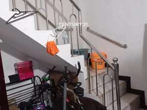 Rumah 2 Lantai Di Daerah Malaka Jaya, Duren Sawit, Jakarta Timur lokasi di Jakarta Timur, tersedia melalui melalui situs Olx