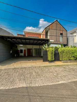 Rumah 2 lantai di Tebet, Jakarta Selatan lokasi di Jakarta Timur, tersedia melalui melalui situs Olx