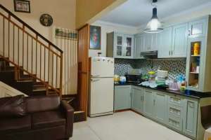 Rumah 2 lantai full Furniture lokasi di Bekasi Kota, tersedia melalui melalui situs Olx