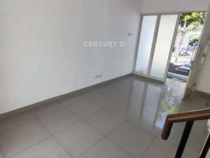 Rumah 2 Lantai Minimalis Di Cluster Adara Harapan Indah Bekasi lokasi di Bekasi Kota, tersedia melalui melalui situs Olx