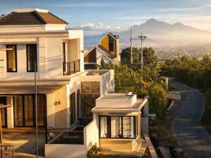 rumah 2 lantai modern karangploso malang lokasi di Malang Kab., tersedia melalui melalui situs Olx