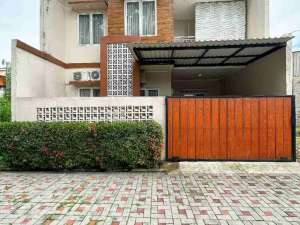 Rumah 2 Lantai NyamanTerawat di Pondok MelatiKota Bekasi lokasi di Bekasi Kota, tersedia melalui melalui situs Olx