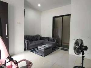 rumah 2 lantai over kredit murah dan isinya 55 juta Deket bandara lokasi di Tangerang Kab., tersedia melalui melalui situs Olx