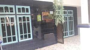 RUMAH 2 LANTAI PLUS PERABOT, PERUM BUMI CANDI ASRI, CANDI, SIDOARJO lokasi di Sidoarjo  Kab., tersedia melalui melalui situs Olx