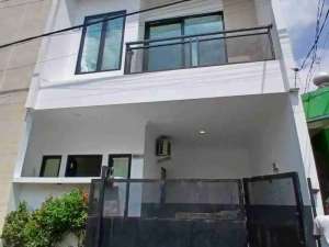 Rumah 2 LantaiRooftop Eksklusif di KalibataPancoran, Jakarta Selatan lokasi di Jakarta Selatan, tersedia melalui melalui situs Olx