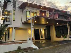 Rumah 2 Lantai SHM Hook Luas 300m 31 Kamar Cibubur dekat LRT Harjamukti lokasi di Jakarta Timur, tersedia melalui melalui situs Olx