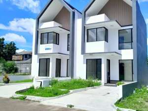 rumah 2 lantai siap huni di cluster casadoro jagakarsa jakarta selatan , tersedia melalui melalui situs Olx