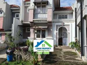 Rumah 2 Lantai Siap Huni dan Strategis di Legenda Wisata Cibubur lokasi di Bogor Kab., tersedia melalui melalui situs Olx