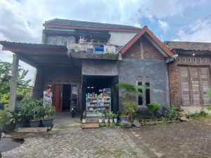 RUMAH 2 LANTAI SIAP HUNIHARGA TURUN DRASTIS lokasi di Batu Kota, tersedia melalui melalui situs Olx