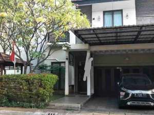 Rumah 2 Lantai, Strategis di Pulomas Jakarta Timur lokasi di Jakarta Timur, tersedia melalui melalui situs Olx