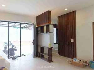 RUMAH 2 LANTAI TROPICAL MODERN DI CIPAYUNG READY SIAP HUNI JAKARTA TIMUR lokasi di Jakarta Timur, tersedia melalui melalui situs Olx