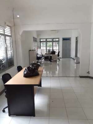 RUMAH 2 LT. JALAN BESAR, KAYU PUTIH JAKARTA TIMUR SHM UTK RUMAHKANTOR lokasi di Jakarta Timur, tersedia melalui melalui situs Olx