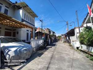 Rumah 2 lt siap huni komplek Cibabat dkt pemkot Cimahi jl pesantren lokasi di Cimahi Kota, tersedia melalui melalui situs Olx