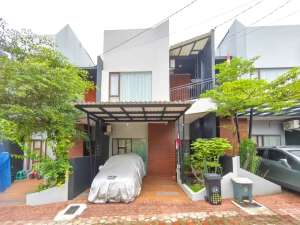 Rumah 2 Lt Strategis 10 Mnt ke Paradise Walk Serpong Siap KPR J-39295 lokasi di Tangerang Selatan Kota, tersedia melalui melalui situs Olx