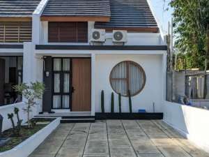 RUMAH 200 JUTAAN DI JOGJA AKSES ASPAL LEBAR DALAM CLUSTER SENTOLO lokasi di Bantul Kab., tersedia melalui melalui situs Olx