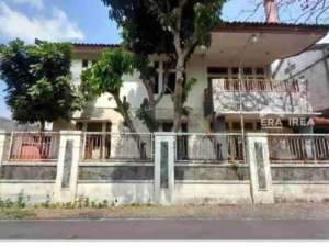 rumah 2lantai Dijual solo di Jajar laweyan Surakarta lokasi di Surakarta Kota, tersedia melalui melalui situs Olx