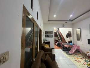 Rumah 2lnt arcamanik .jalan lebar lingkungan nyaman .dekat griya. , Kota Bandung lokasi di Bandung Kota, tersedia melalui melalui situs Olx