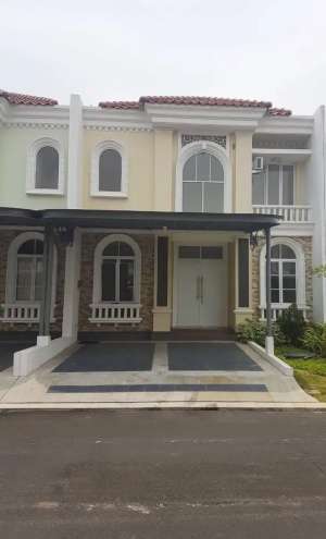 Rumah 2lt 8x17 136m 4KT Cluster La seine JGC Jakarta Garden City lokasi di Jakarta Timur, tersedia melalui melalui situs Olx
