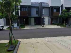 Rumah 2LT Bebas Banjir di Summarecon Crown Gading Bekasi lokasi di Bekasi Kota, tersedia melalui melalui situs Olx