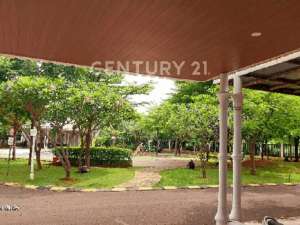 Rumah 2lt Hadap Selatan Depan Taman Cluster South Thames, Jgc lokasi di Jakarta Timur, tersedia melalui melalui situs Olx