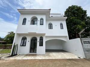 Rumah 3 Lantai 15 Menit ke Cibubur Junction Dibantu KPR J-42557 lokasi di Jakarta Timur, tersedia melalui melalui situs Olx