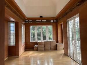 Rumah 3 Lantai di Menteng, Jakarta Pusat dengan Swimming PoolBasement lokasi di Jakarta Pusat, tersedia melalui melalui situs Olx