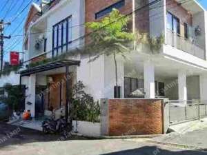 Rumah 3 Lantai Hook Jakal KM 7 Dekat UGMCocok Homestay Income 30jtBln lokasi di Sleman Kab., tersedia melalui melalui situs Olx