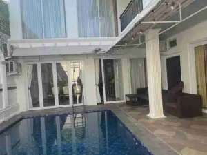 Rumah 3 Lantai Luas 690m SHM 8 Kamar Kolam Renang Sentul City Bogor lokasi di Bogor Kab., tersedia melalui melalui situs Olx