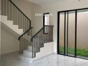 Rumah 3 Lantai Minimalis Akses Mudah Di Cluster Semayang Cakung lokasi di Jakarta Timur, tersedia melalui melalui situs Olx