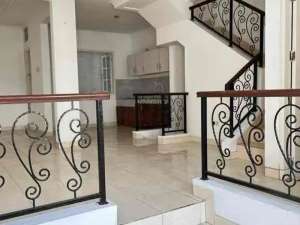 Rumah 3 lantai,lebar 6 ,Gading grande,Kelapa Gading lokasi di Jakarta Utara, tersedia melalui melalui situs Olx