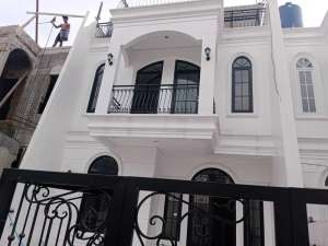 Rumah 3 Lt Manis Lux Sayap BKR dkt Suryalaya Regol Buahbatu LEN Tol lokasi di Bandung Kota, tersedia melalui melalui situs Olx