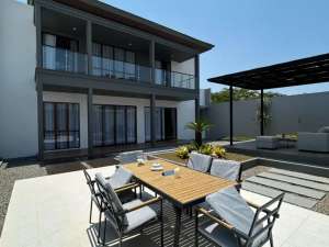 Rumah 5 Kamar Tidur, Lebar 15, Dekat Panakukkang Makassar lokasi di Makassar Kota, tersedia melalui melalui situs Olx