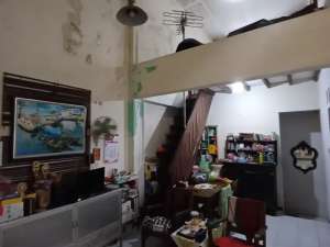 Rumah 5kamar Akses Simpangan dekat taman Jayawijaya Mojosongo jebres solo lokasi di Surakarta Kota, tersedia melalui melalui situs Olx