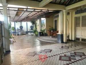 Rumah ada Kolam Renang di Jatibening Baru, Bekasi lokasi di Bekasi Kota, tersedia melalui melalui situs Olx