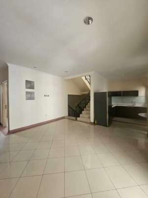 Rumah Akasia 3 kamar Siap Huni Pantai Indah Kapuk lokasi di Jakarta Utara, tersedia melalui melalui situs Olx