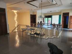 Rumah Araya Galaxy Bumi Permai lokasi di Surabaya Kota, tersedia melalui melalui situs Olx