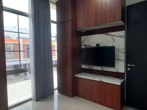 Rumah Arcadia PIK 2 4,5x10 2KT Semi Furnished Sudah AJB Strategis lokasi di Tangerang Kab., tersedia melalui melalui situs Olx
