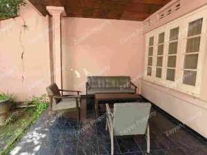 Rumah Area Komersial WR Supratman Surabaya lokasi di Surabaya Kota, tersedia melalui melalui situs Olx