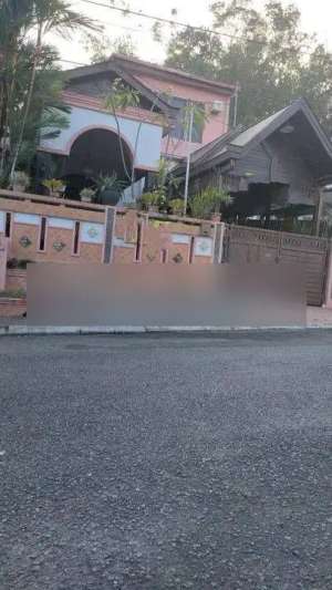 RUMAH ASRI DENGAN HALAMAN LUAS FULL FURNISH TENGAH KOTA BERNUANSA ALAM lokasi di Balikpapan Kota, tersedia melalui melalui situs Olx