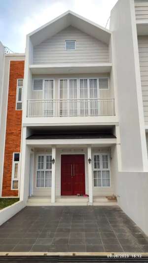 Rumah Bagus 2 Lantai Di Cluster Cisaranten Kulon Arcamanik Bandung SHM lokasi di Bandung Kota, tersedia melalui melalui situs Olx