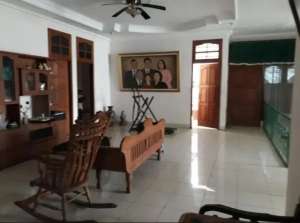 Rumah Bagus 2 Lantai Jogja TEPI Jl Damai Bonus Toko Lt 440 m SHM IMB lokasi di Sleman Kab., tersedia melalui melalui situs Olx