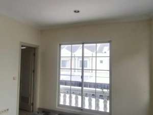 Rumah Bagus Di Green Lake City Luas 11x15 2 Lantai Posisi Hoek Sap Huni lokasi di Tangerang Kota, tersedia melalui melalui situs Olx