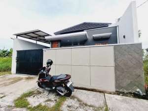 Rumah Bagus di Kawasan Perumahan Singopuran Kartasura Sukoharjo lokasi di Sukoharjo Kab., tersedia melalui melalui situs Olx