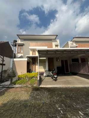 Rumah bagus di perum elit gland tlogoadi lokasi di Yogyakarta Kota, tersedia melalui melalui situs Olx