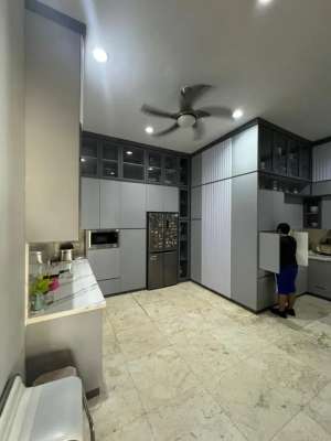 Rumah Bagus Modren Pembawa Berkat Di Pulomas lokasi di Jakarta Pusat, tersedia melalui melalui situs Olx